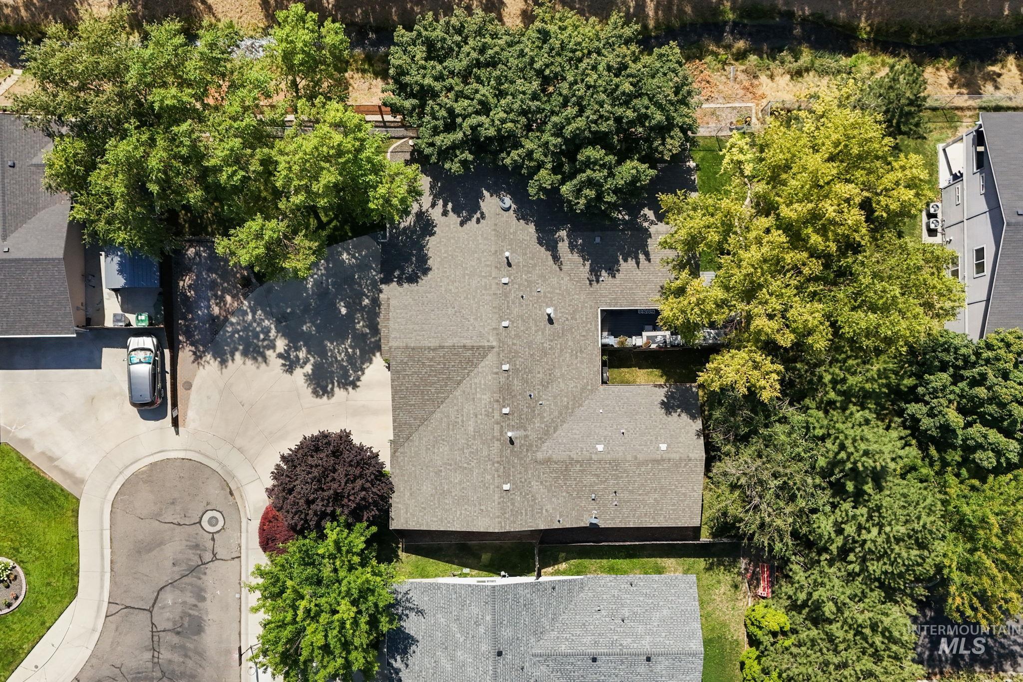 9985 W Mesquite Ct, Boise, Idaho 83704, 2 Bedrooms, 2 Bathrooms, Residential For Sale, Price $399,900,MLS 98998867