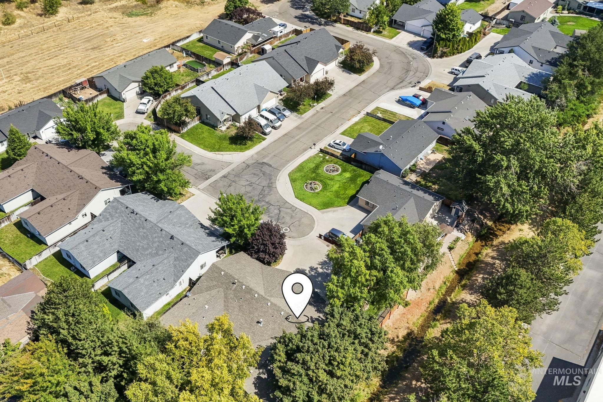 9985 W Mesquite Ct, Boise, Idaho 83704, 2 Bedrooms, 2 Bathrooms, Residential For Sale, Price $399,900,MLS 98998867