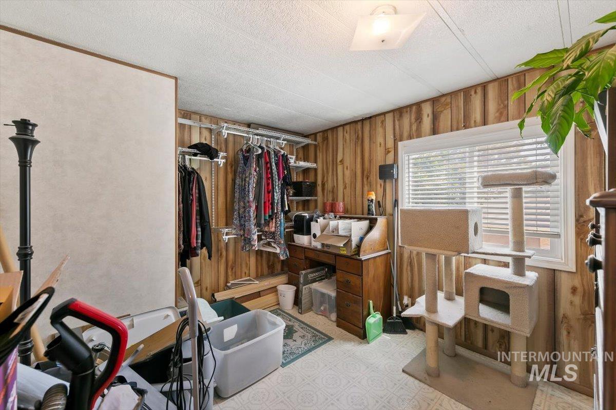 915 S Curtis Rd Trlr 68, Boise, Idaho 83705, 2 Bedrooms, 2 Bathrooms, Residential For Sale, Price $59,500,MLS 98998868