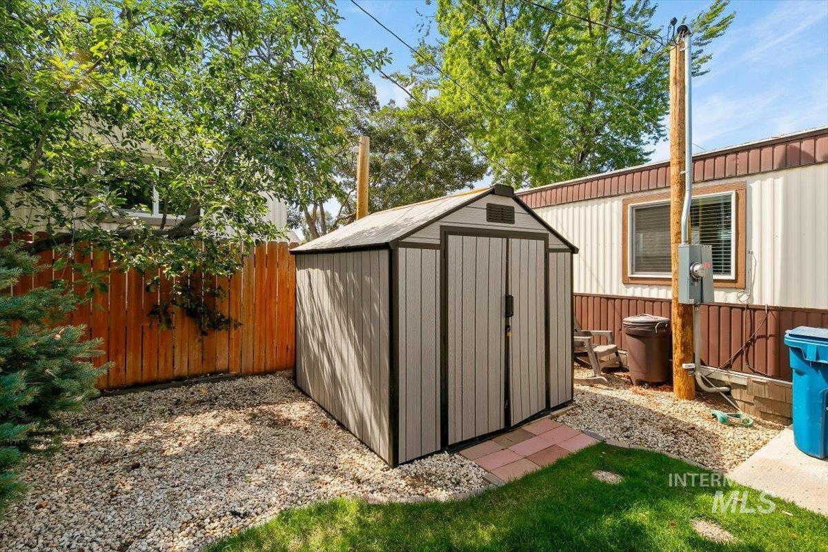 915 S Curtis Rd Trlr 68, Boise, Idaho 83705, 2 Bedrooms, 2 Bathrooms, Residential For Sale, Price $59,500,MLS 98998868