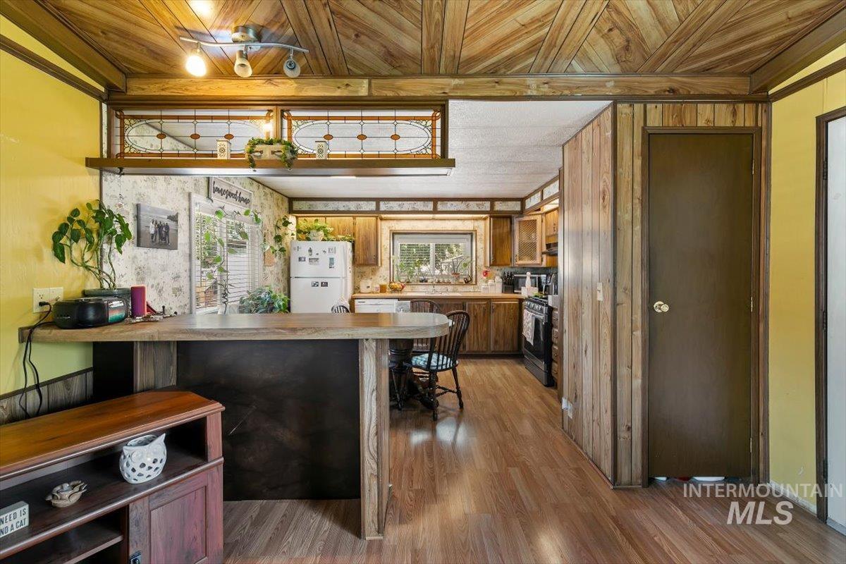 915 S Curtis Rd Trlr 68, Boise, Idaho 83705, 2 Bedrooms, 2 Bathrooms, Residential For Sale, Price $59,500,MLS 98998868