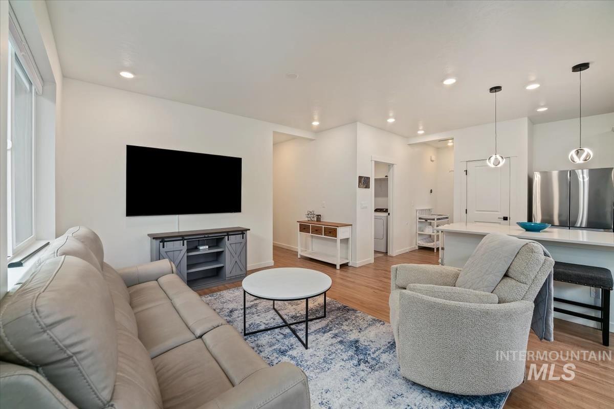 521 W Learmont St, Meridian, Idaho 83642, 3 Bedrooms, 2 Bathrooms, Residential For Sale, Price $425,000,MLS 98998871
