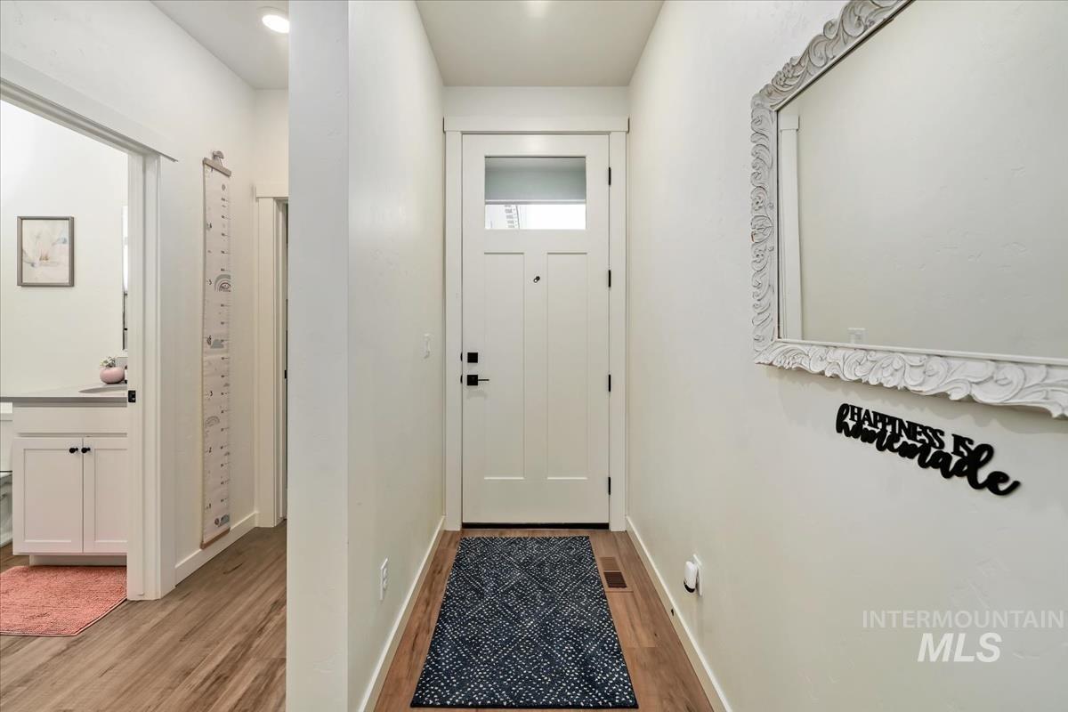 521 W Learmont St, Meridian, Idaho 83642, 3 Bedrooms, 2 Bathrooms, Residential For Sale, Price $425,000,MLS 98998871