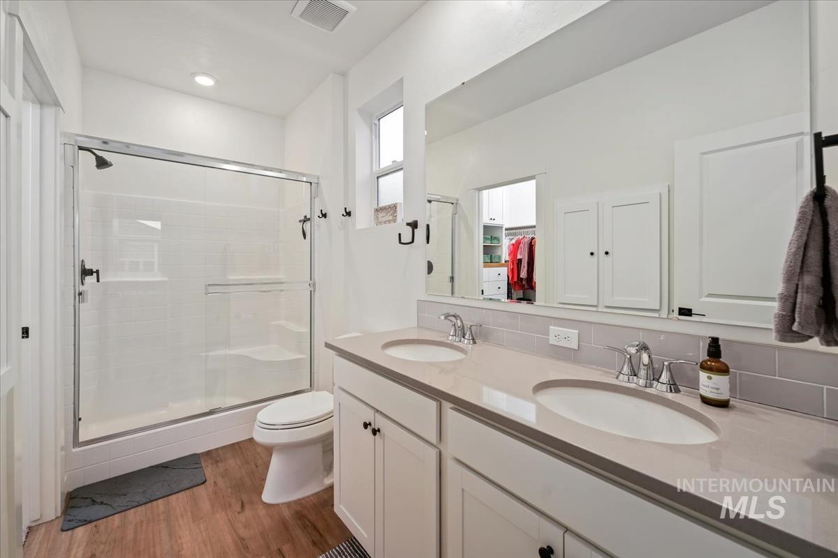 521 W Learmont St, Meridian, Idaho 83642, 3 Bedrooms, 2 Bathrooms, Residential For Sale, Price $425,000,MLS 98998871