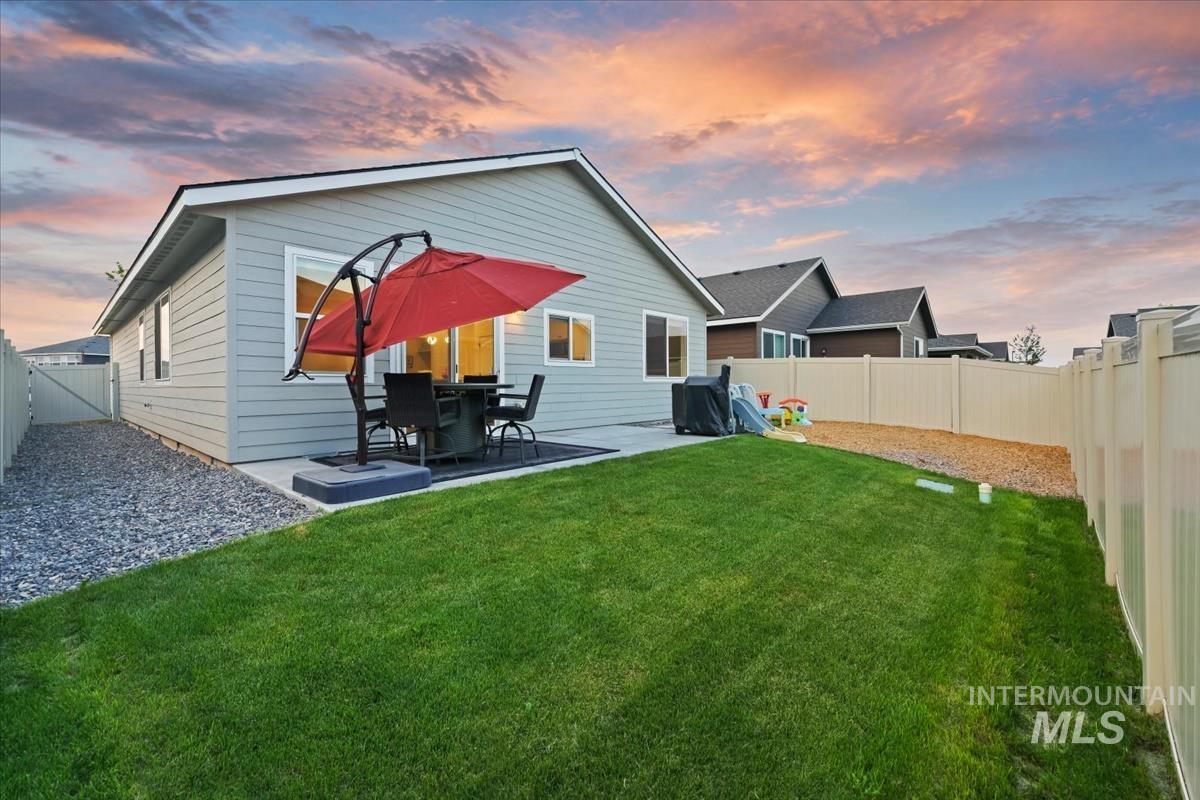 521 W Learmont St, Meridian, Idaho 83642, 3 Bedrooms, 2 Bathrooms, Residential For Sale, Price $425,000,MLS 98998871