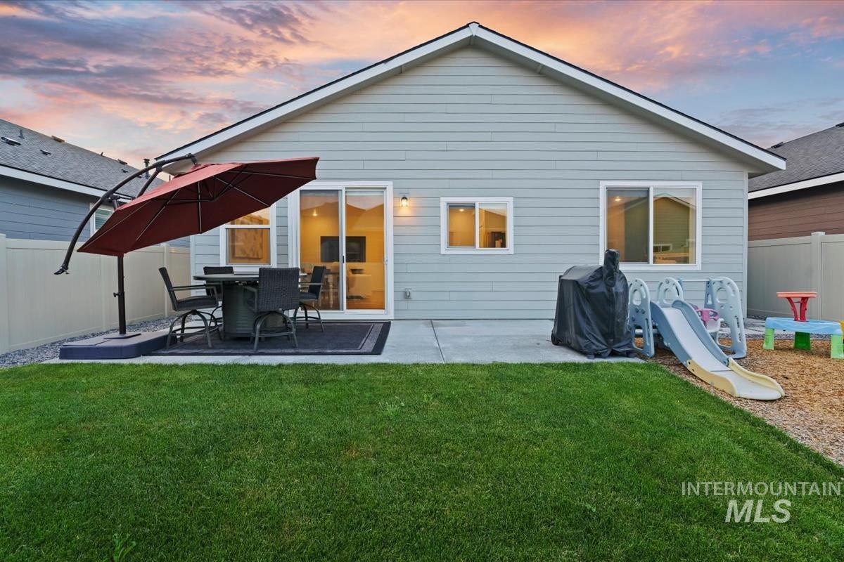 521 W Learmont St, Meridian, Idaho 83642, 3 Bedrooms, 2 Bathrooms, Residential For Sale, Price $425,000,MLS 98998871