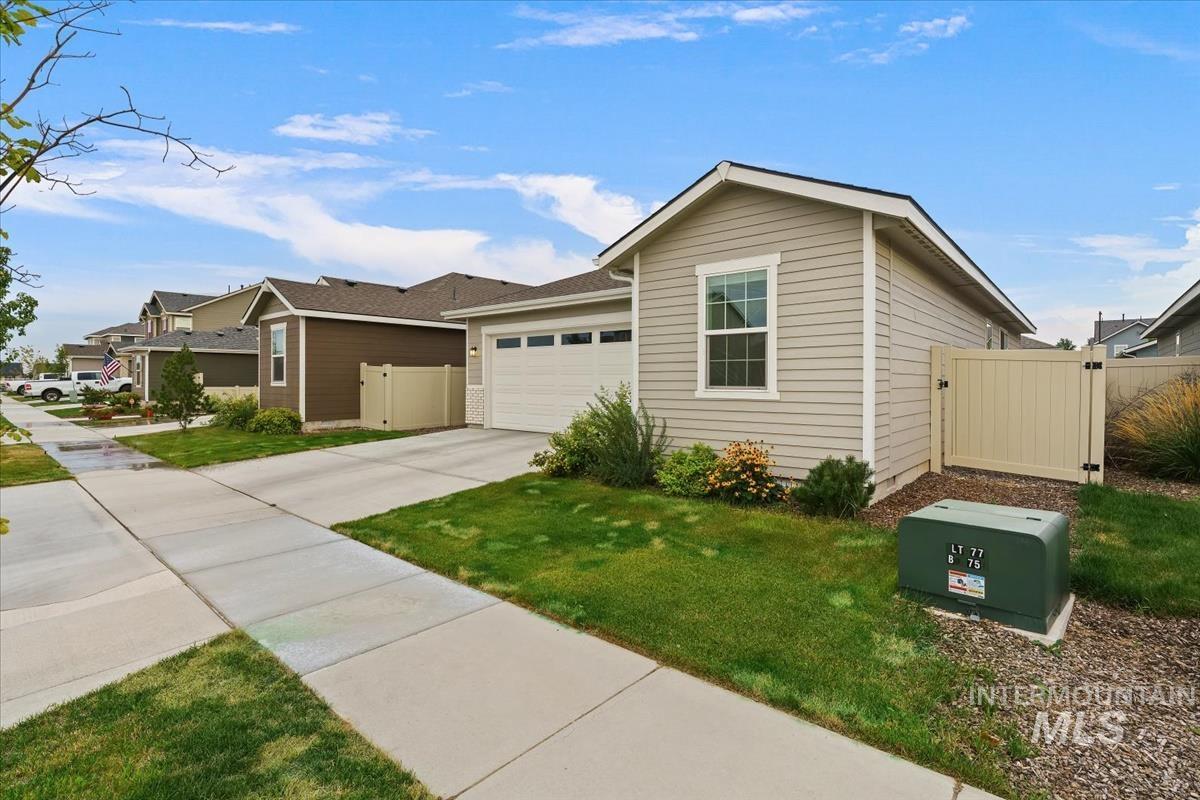 521 W Learmont St, Meridian, Idaho 83642, 3 Bedrooms, 2 Bathrooms, Residential For Sale, Price $425,000,MLS 98998871
