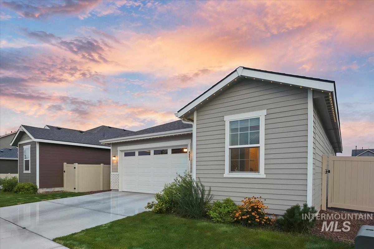 521 W Learmont St, Meridian, Idaho 83642, 3 Bedrooms, 2 Bathrooms, Residential For Sale, Price $425,000,MLS 98998871