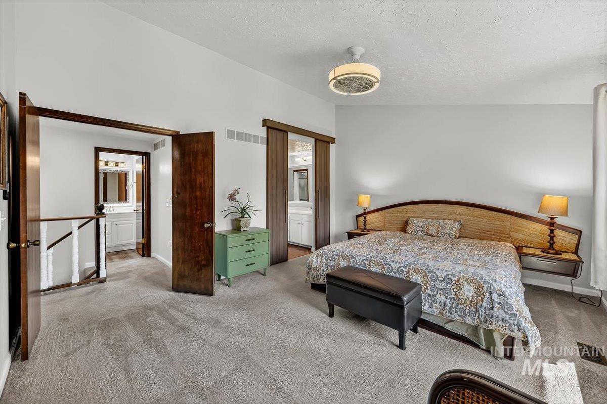 385 W Charlwood Ct, Boise, Idaho 83706, 3 Bedrooms, 2.5 Bathrooms, Residential For Sale, Price $547,500,MLS 98998873