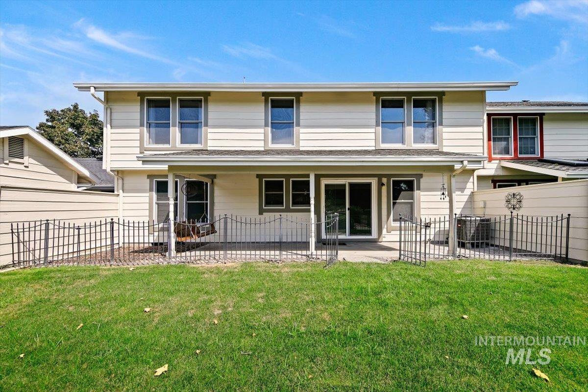 385 W Charlwood Ct, Boise, Idaho 83706, 3 Bedrooms, 2.5 Bathrooms, Residential For Sale, Price $547,500,MLS 98998873