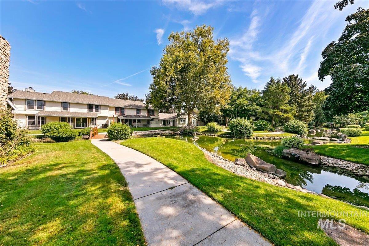 385 W Charlwood Ct, Boise, Idaho 83706, 3 Bedrooms, 2.5 Bathrooms, Residential For Sale, Price $547,500,MLS 98998873