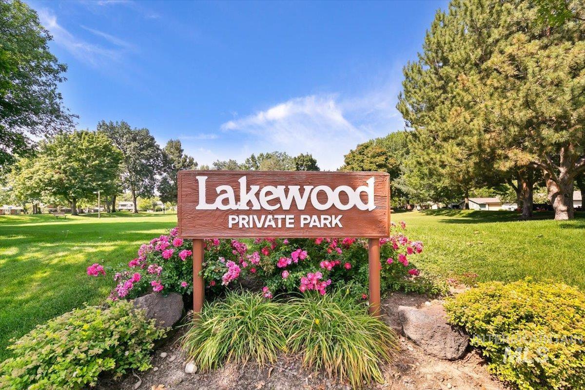 385 W Charlwood Ct, Boise, Idaho 83706, 3 Bedrooms, 2.5 Bathrooms, Residential For Sale, Price $547,500,MLS 98998873