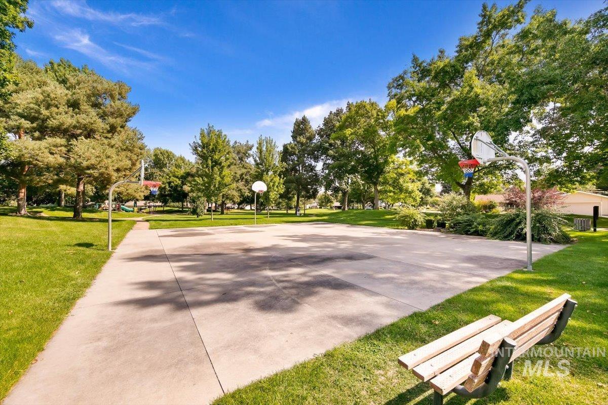 385 W Charlwood Ct, Boise, Idaho 83706, 3 Bedrooms, 2.5 Bathrooms, Residential For Sale, Price $547,500,MLS 98998873