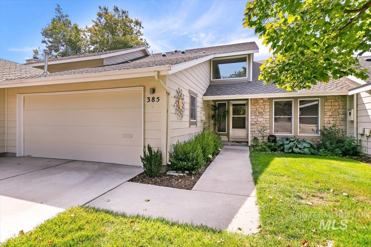 385 W Charlwood Ct, Boise, Idaho 83706, 3 Bedrooms, 2.5 Bathrooms, Residential For Sale, Price $547,500,MLS 98998873