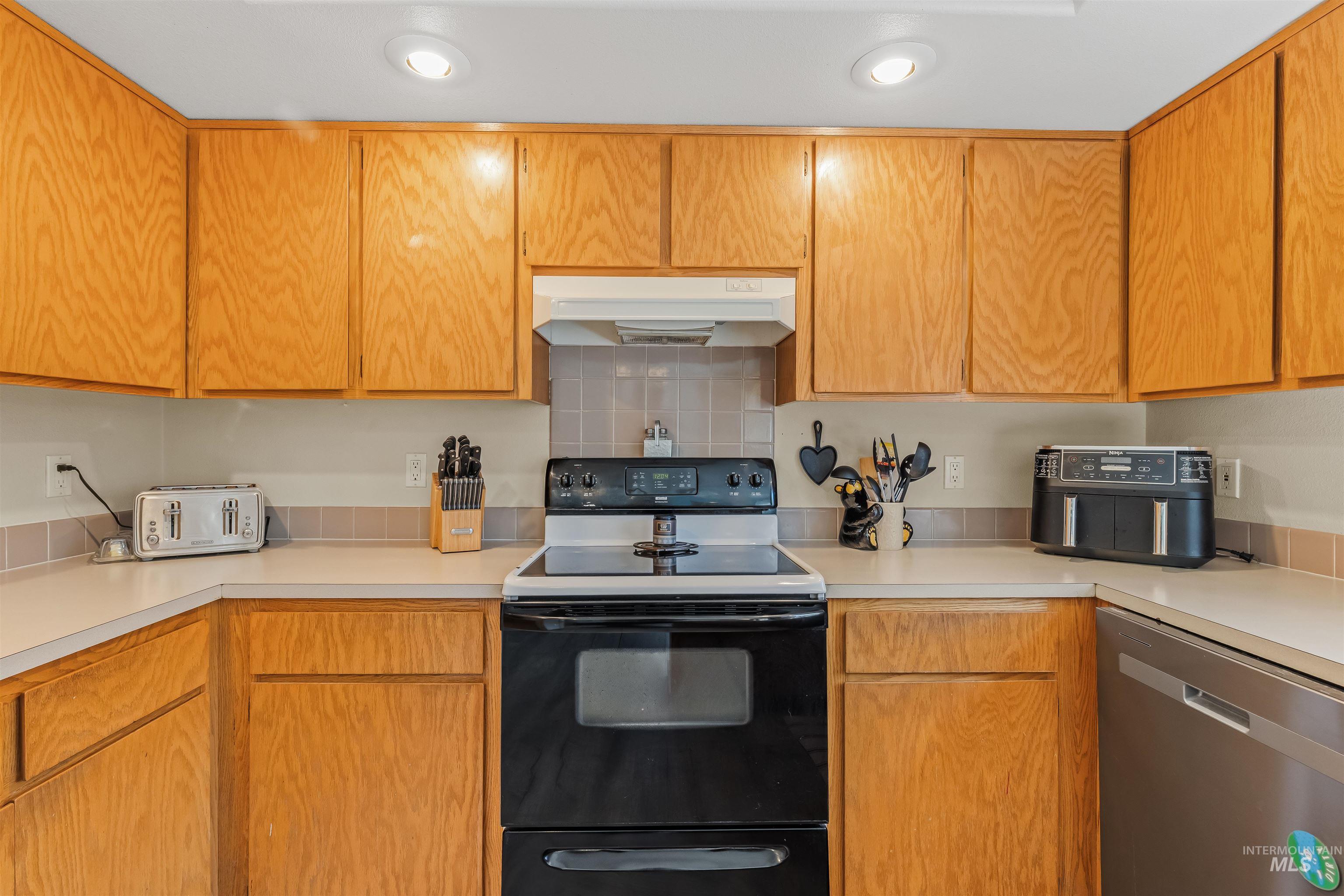2535 18th Street, Clarkston, Washington 99403, 3 Bedrooms, 2 Bathrooms, Residential For Sale, Price $409,900,MLS 98998876
