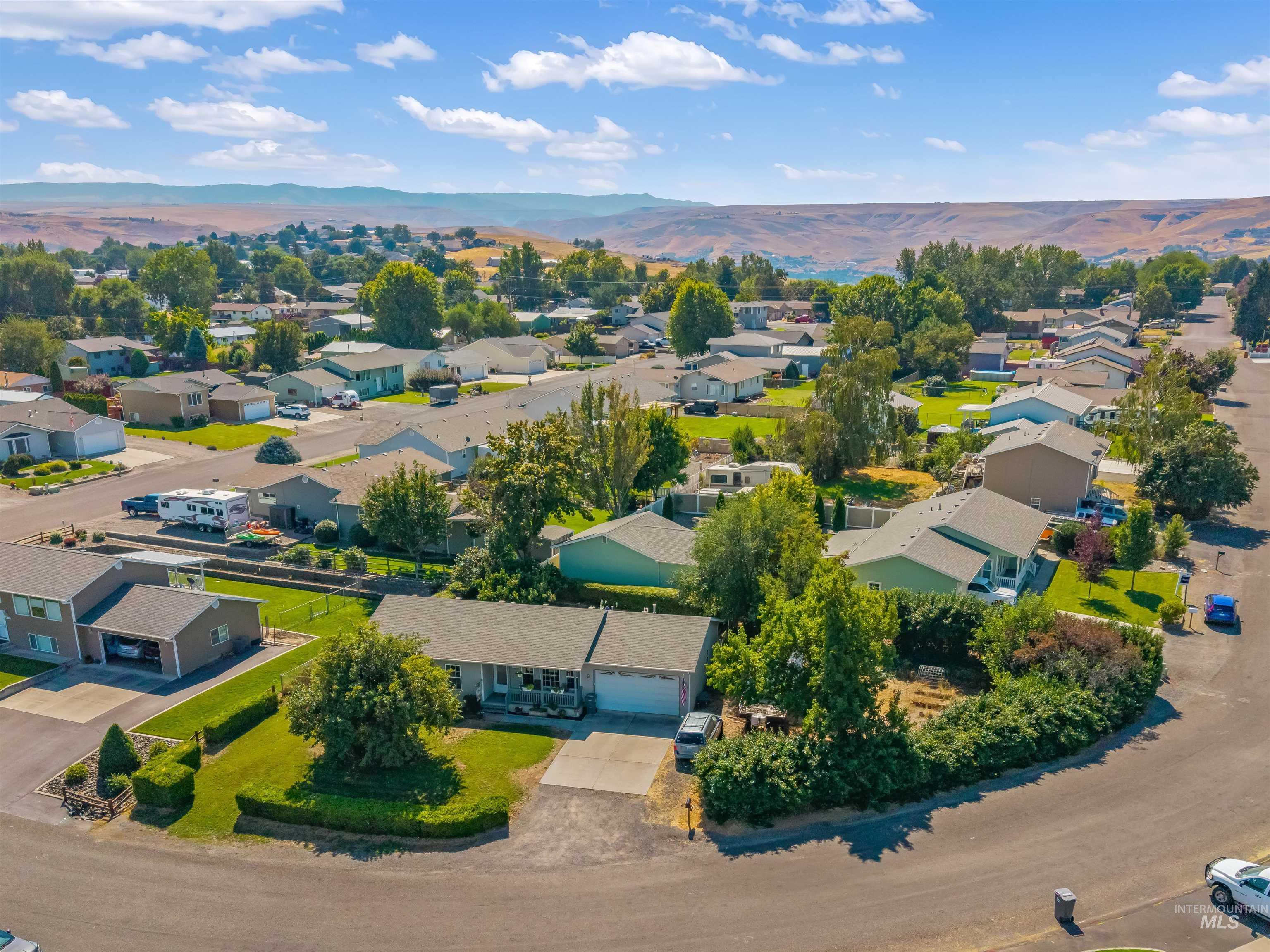 2535 18th Street, Clarkston, Washington 99403, 3 Bedrooms, 2 Bathrooms, Residential For Sale, Price $409,900,MLS 98998876