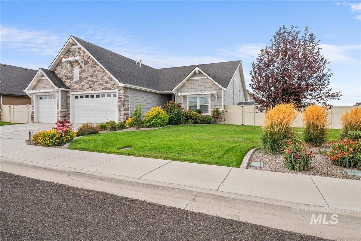 2291 Columbia Dr., Twin Falls, Idaho 83301, 4 Bedrooms, 2.5 Bathrooms, Residential For Sale, Price $699,900,MLS 98998878