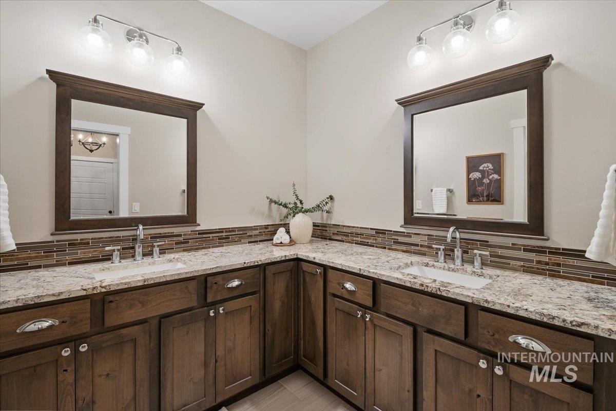 2291 Columbia Dr., Twin Falls, Idaho 83301, 4 Bedrooms, 2.5 Bathrooms, Residential For Sale, Price $699,900,MLS 98998878