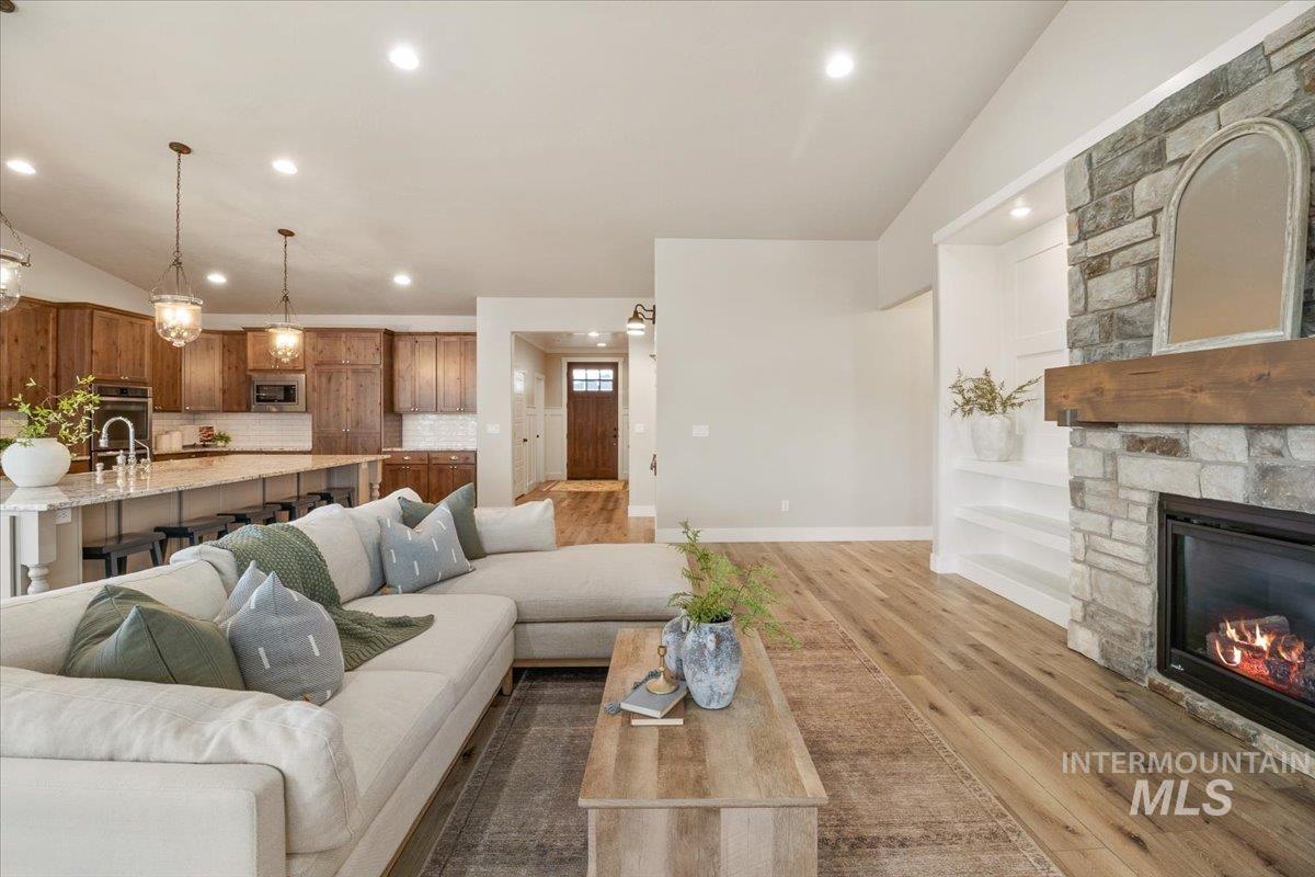 2291 Columbia Dr., Twin Falls, Idaho 83301, 4 Bedrooms, 2.5 Bathrooms, Residential For Sale, Price $699,900,MLS 98998878