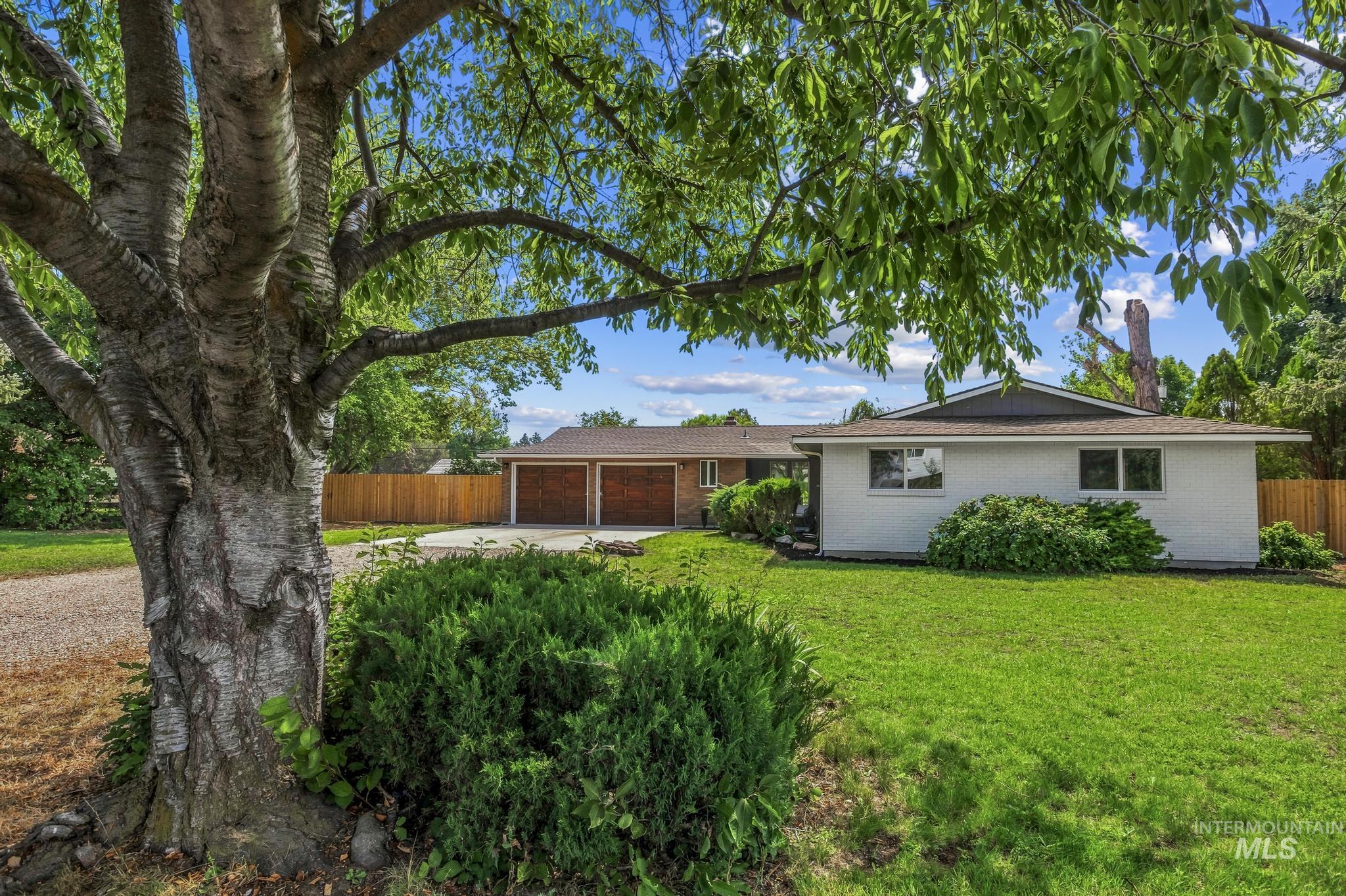 10905 W Arabian Way, Boise, Idaho 83709, 3 Bedrooms, 2 Bathrooms, Residential For Sale, Price $724,900,MLS 98998879
