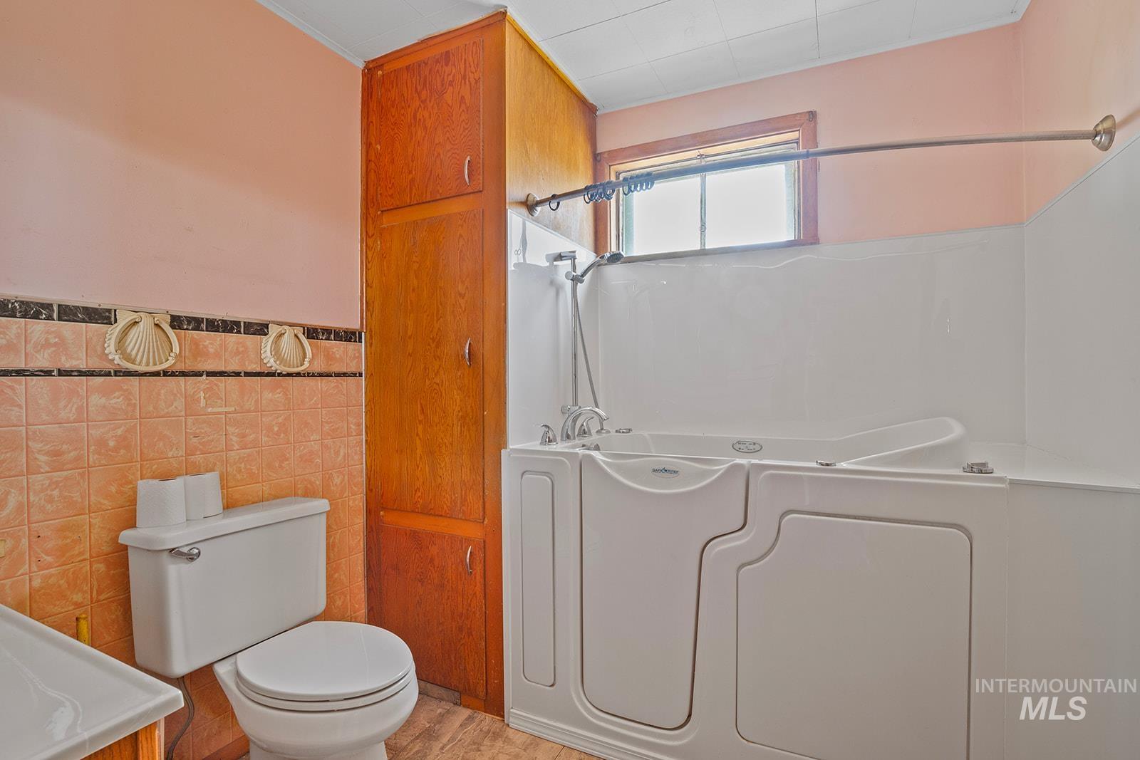 515 Stevens Ave, Filer, Idaho 83328, 4 Bedrooms, 2 Bathrooms, Residential For Sale, Price $340,000,MLS 98998880