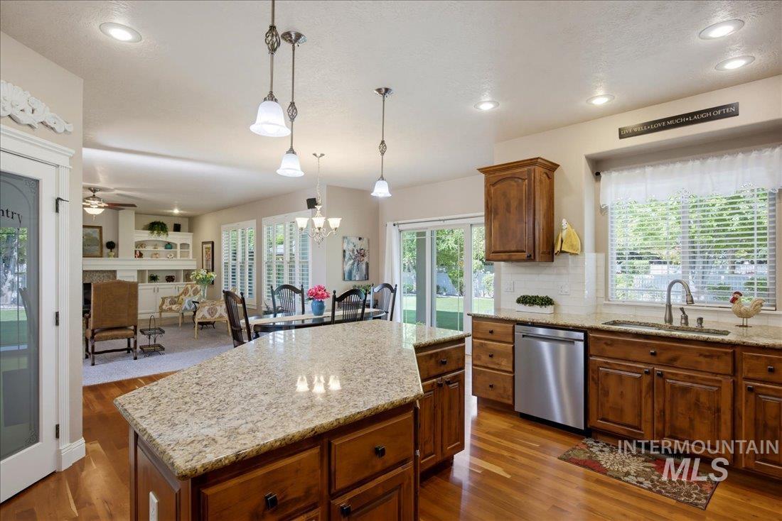 4393 N Palatine Ave., Meridian, Idaho 83646, 5 Bedrooms, 3.5 Bathrooms, Residential For Sale, Price $1,029,000,MLS 98998885
