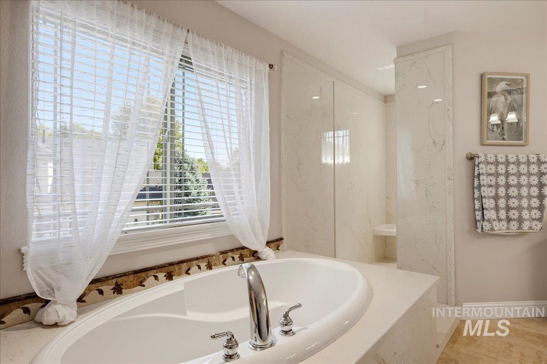 4393 N Palatine Ave., Meridian, Idaho 83646, 5 Bedrooms, 3.5 Bathrooms, Residential For Sale, Price $1,029,000,MLS 98998885