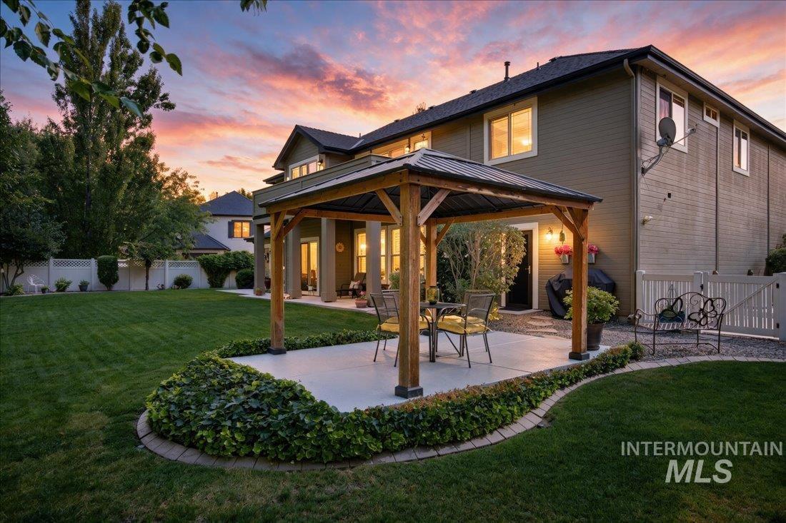 4393 N Palatine Ave., Meridian, Idaho 83646, 5 Bedrooms, 3.5 Bathrooms, Residential For Sale, Price $1,029,000,MLS 98998885