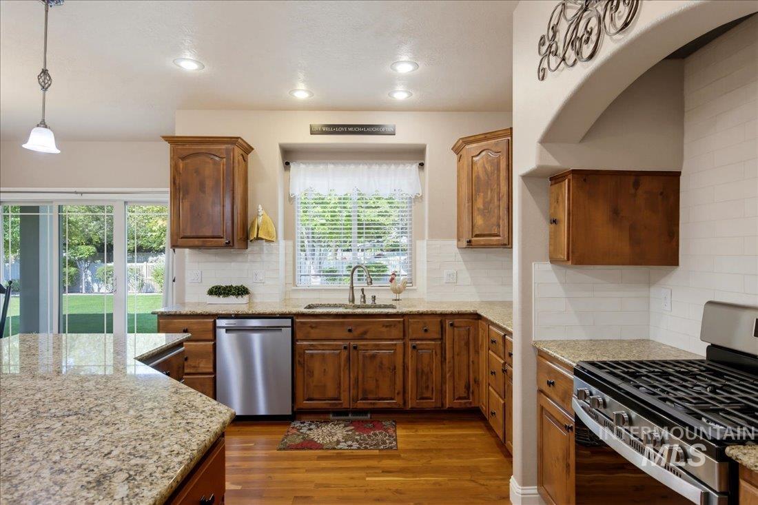 4393 N Palatine Ave., Meridian, Idaho 83646, 5 Bedrooms, 3.5 Bathrooms, Residential For Sale, Price $1,029,000,MLS 98998885