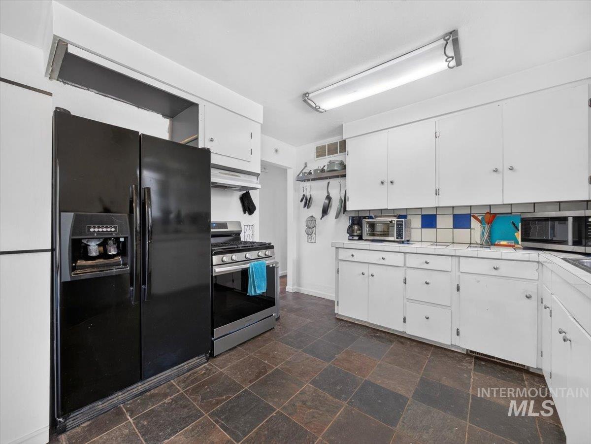 626 W Pine Ave, Meridian, Idaho 83642, 3 Bedrooms, 1 Bathroom, Residential For Sale, Price $349,000,MLS 98998886