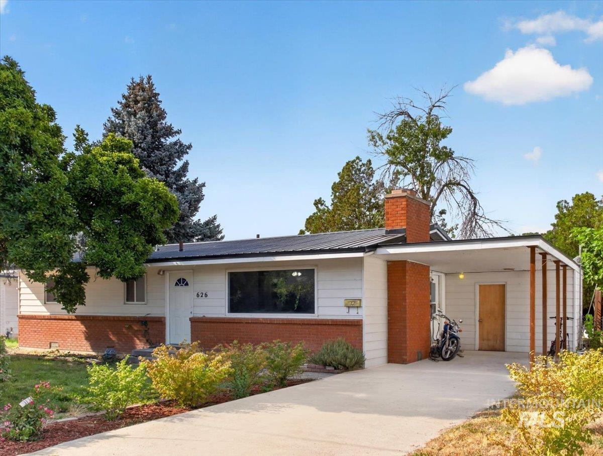 626 W Pine Ave, Meridian, Idaho 83642, 3 Bedrooms, 1 Bathroom, Residential For Sale, Price $349,000,MLS 98998886