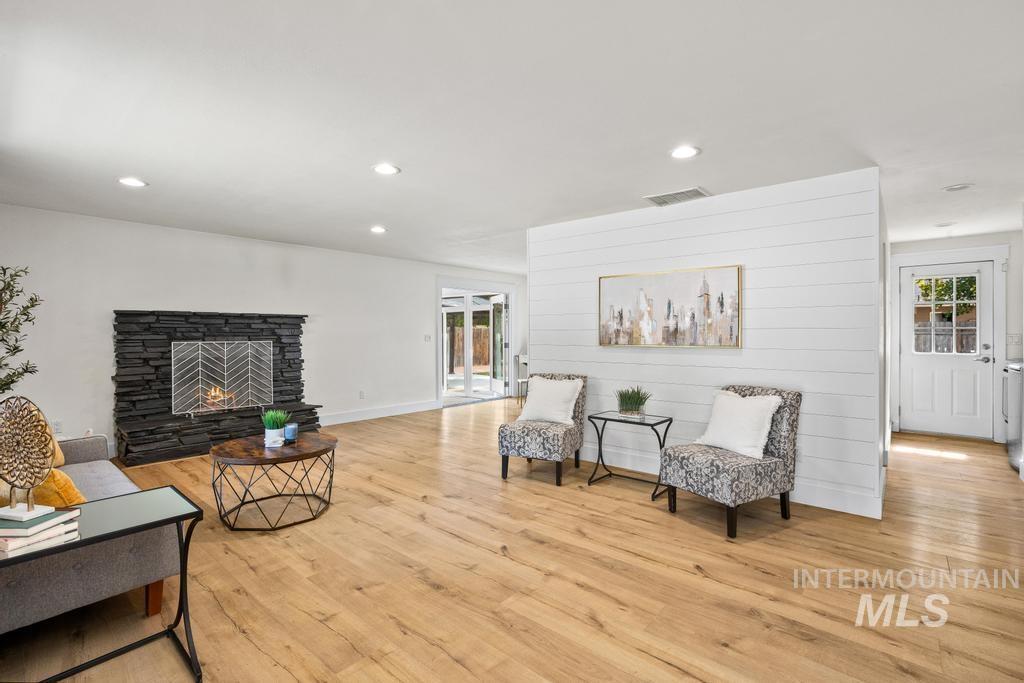 3518 N Frontier Way, Boise, Idaho 83713, 3 Bedrooms, 2 Bathrooms, Residential For Sale, Price $434,900,MLS 98998889