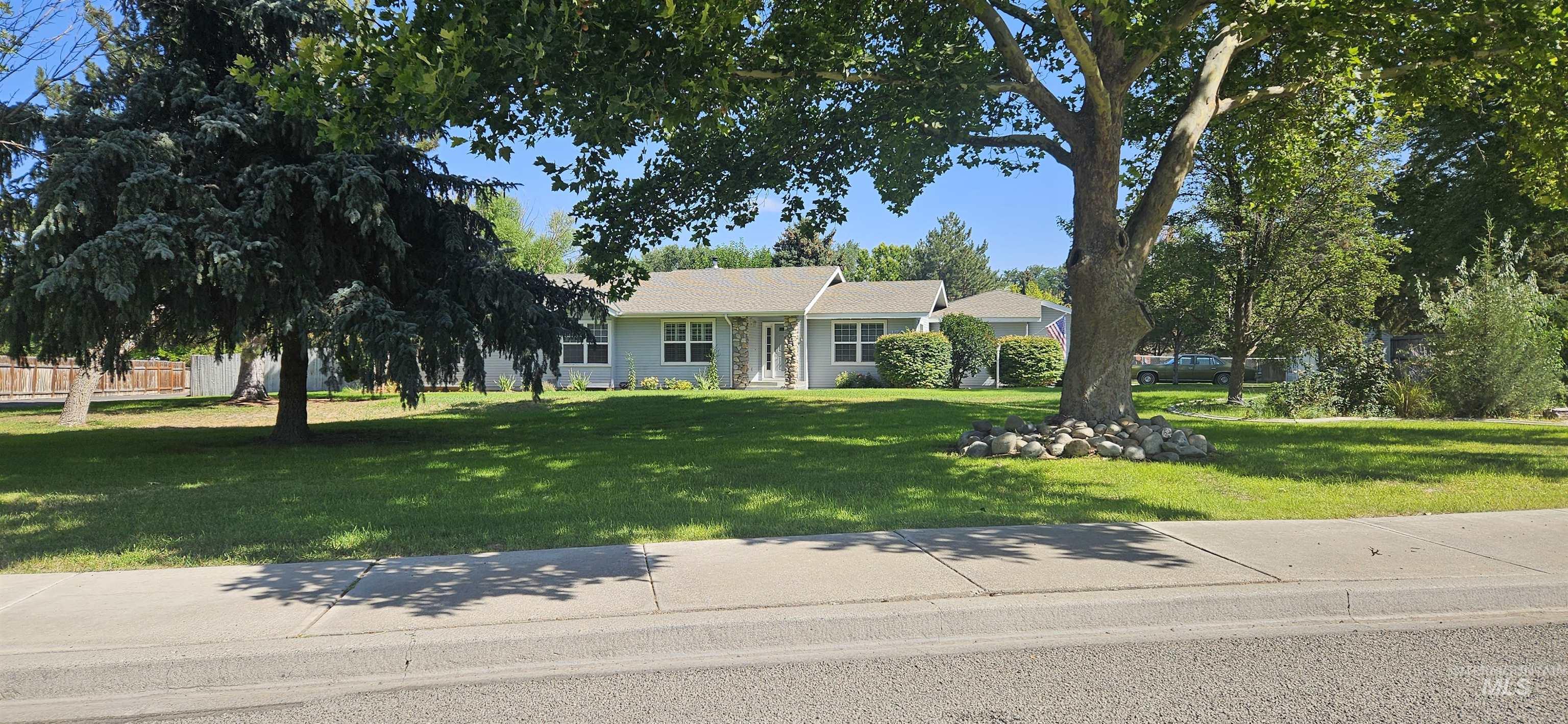 1741 Pomerelle Drive, Twin Falls, Idaho 83301, 3 Bedrooms, 2.5 Bathrooms, Residential For Sale, Price $699,000,MLS 98998890