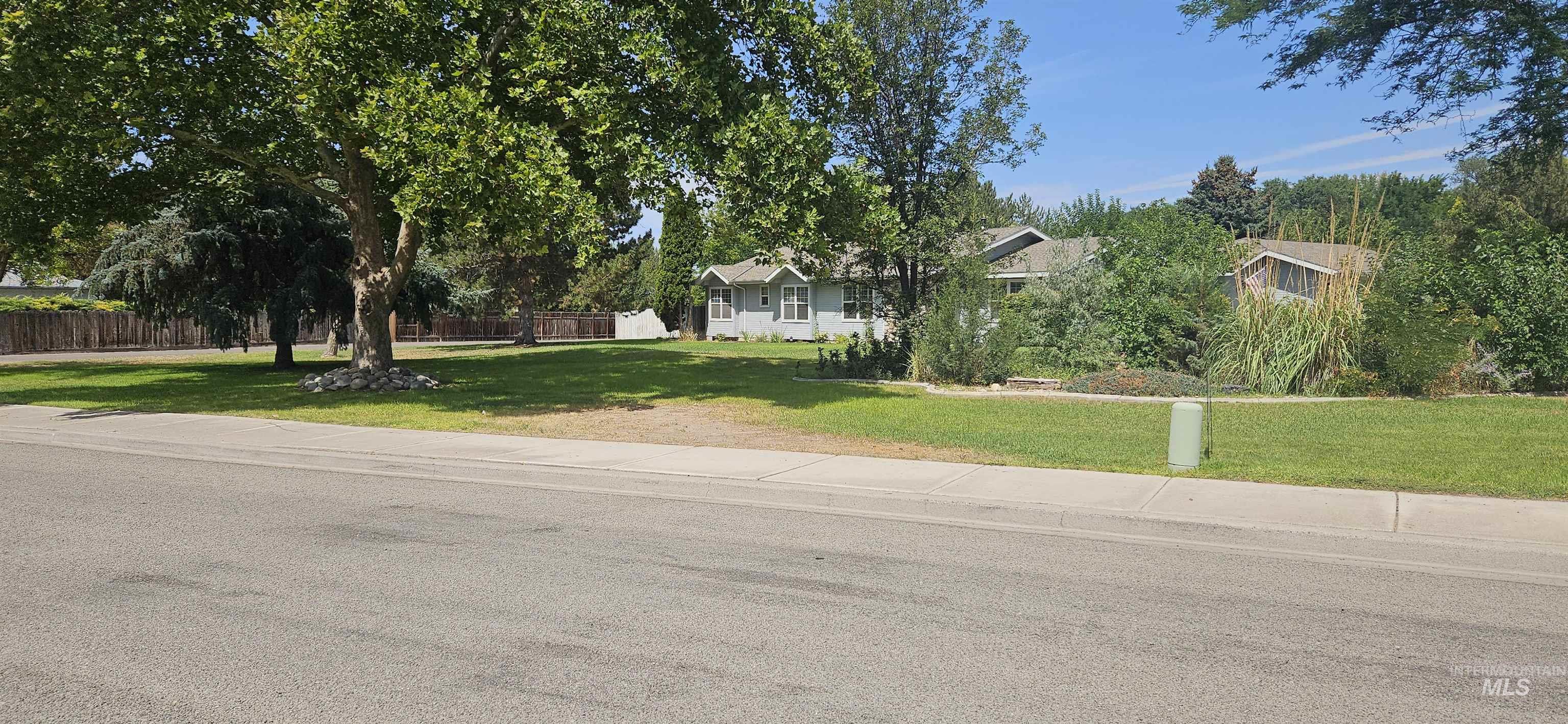 1741 Pomerelle Drive, Twin Falls, Idaho 83301, 3 Bedrooms, 2.5 Bathrooms, Residential For Sale, Price $630,000,MLS 98998890