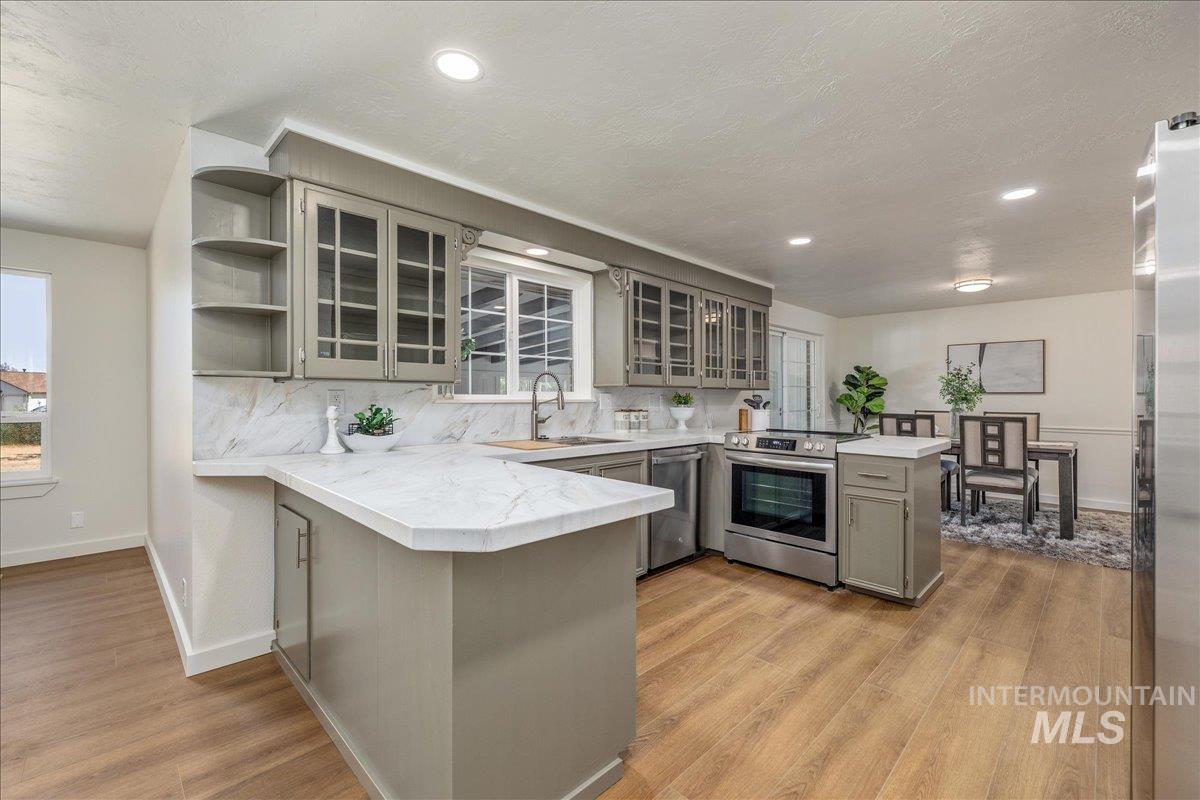406 Lindenwood Dr, Nampa, Idaho 83686, 3 Bedrooms, 2 Bathrooms, Residential For Sale, Price $550,000,MLS 98998891