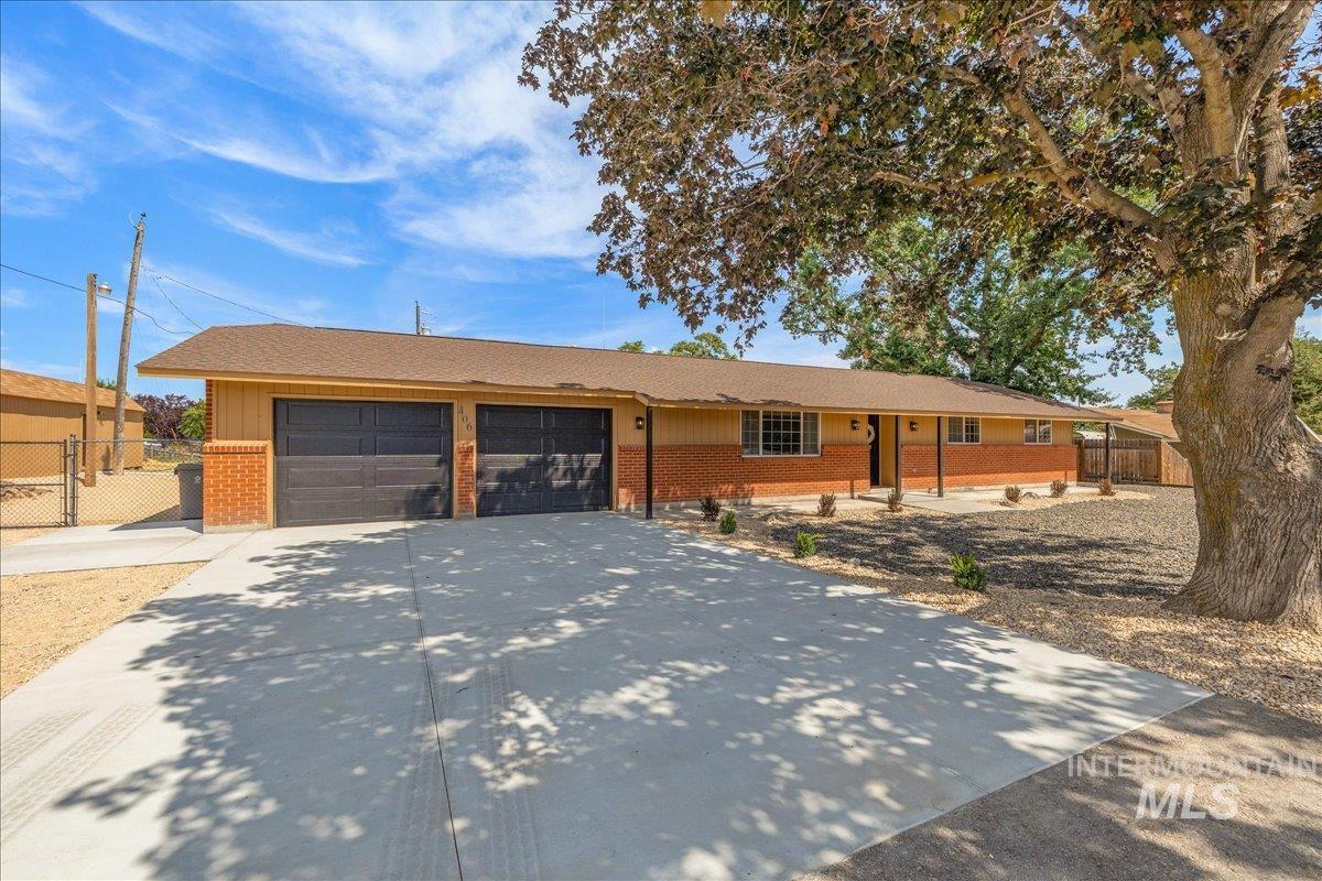 406 Lindenwood Dr, Nampa, Idaho 83686, 3 Bedrooms, 2 Bathrooms, Residential For Sale, Price $550,000,MLS 98998891