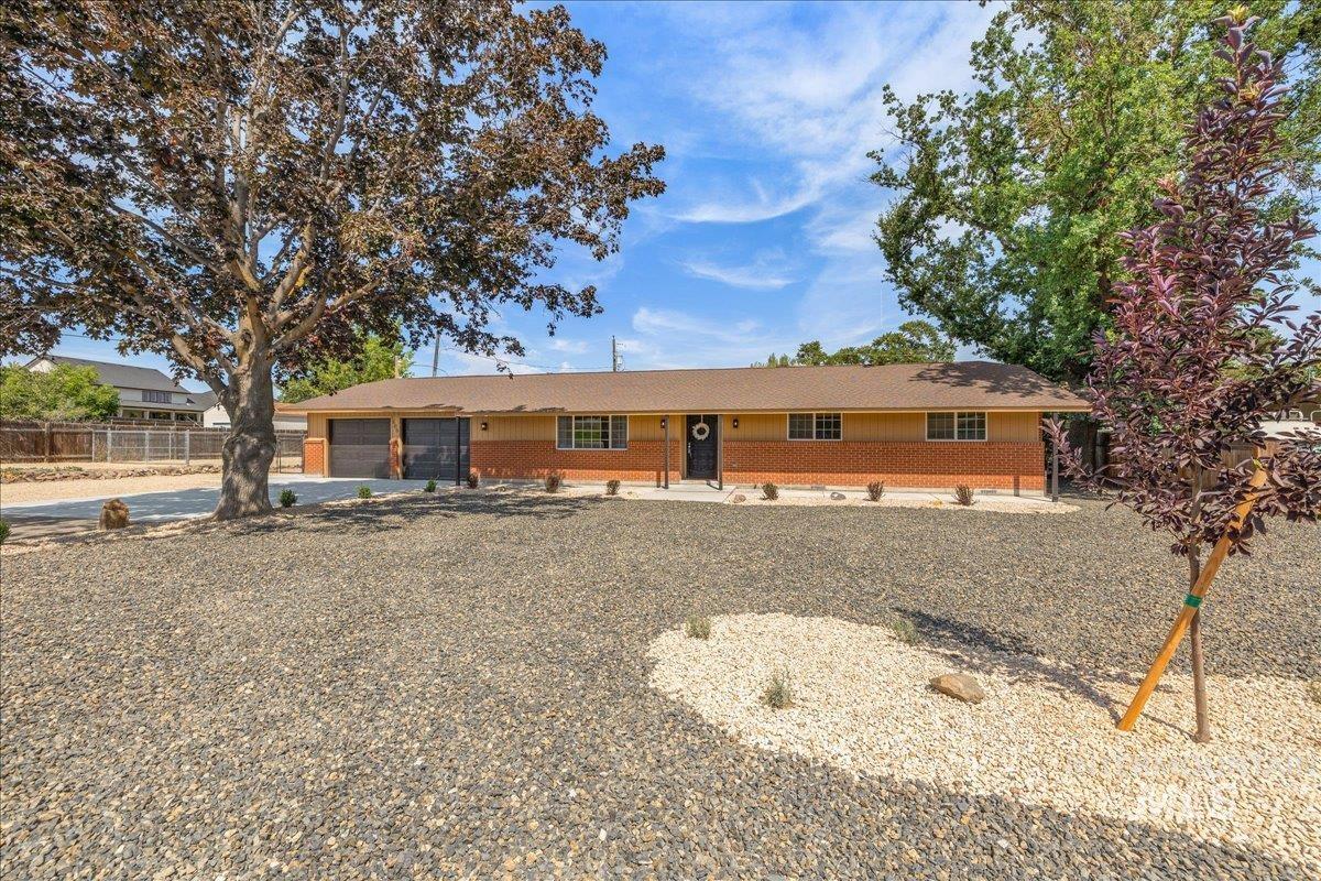 406 Lindenwood Dr, Nampa, Idaho 83686, 3 Bedrooms, 2 Bathrooms, Residential For Sale, Price $550,000,MLS 98998891
