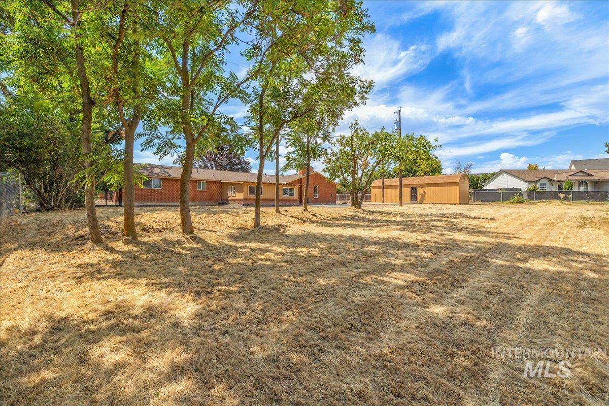 406 Lindenwood Dr, Nampa, Idaho 83686, 3 Bedrooms, 2 Bathrooms, Residential For Sale, Price $550,000,MLS 98998891