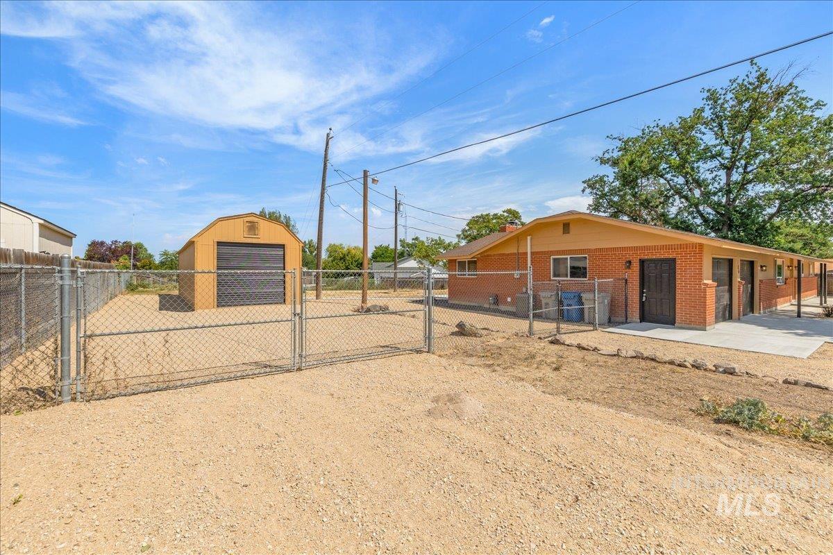 406 Lindenwood Dr, Nampa, Idaho 83686, 3 Bedrooms, 2 Bathrooms, Residential For Sale, Price $550,000,MLS 98998891