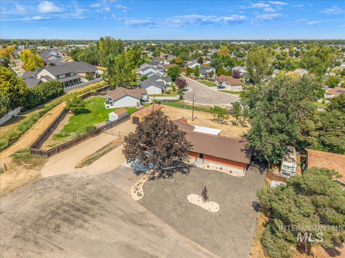 406 Lindenwood Dr, Nampa, Idaho 83686, 3 Bedrooms, 2 Bathrooms, Residential For Sale, Price $550,000,MLS 98998891