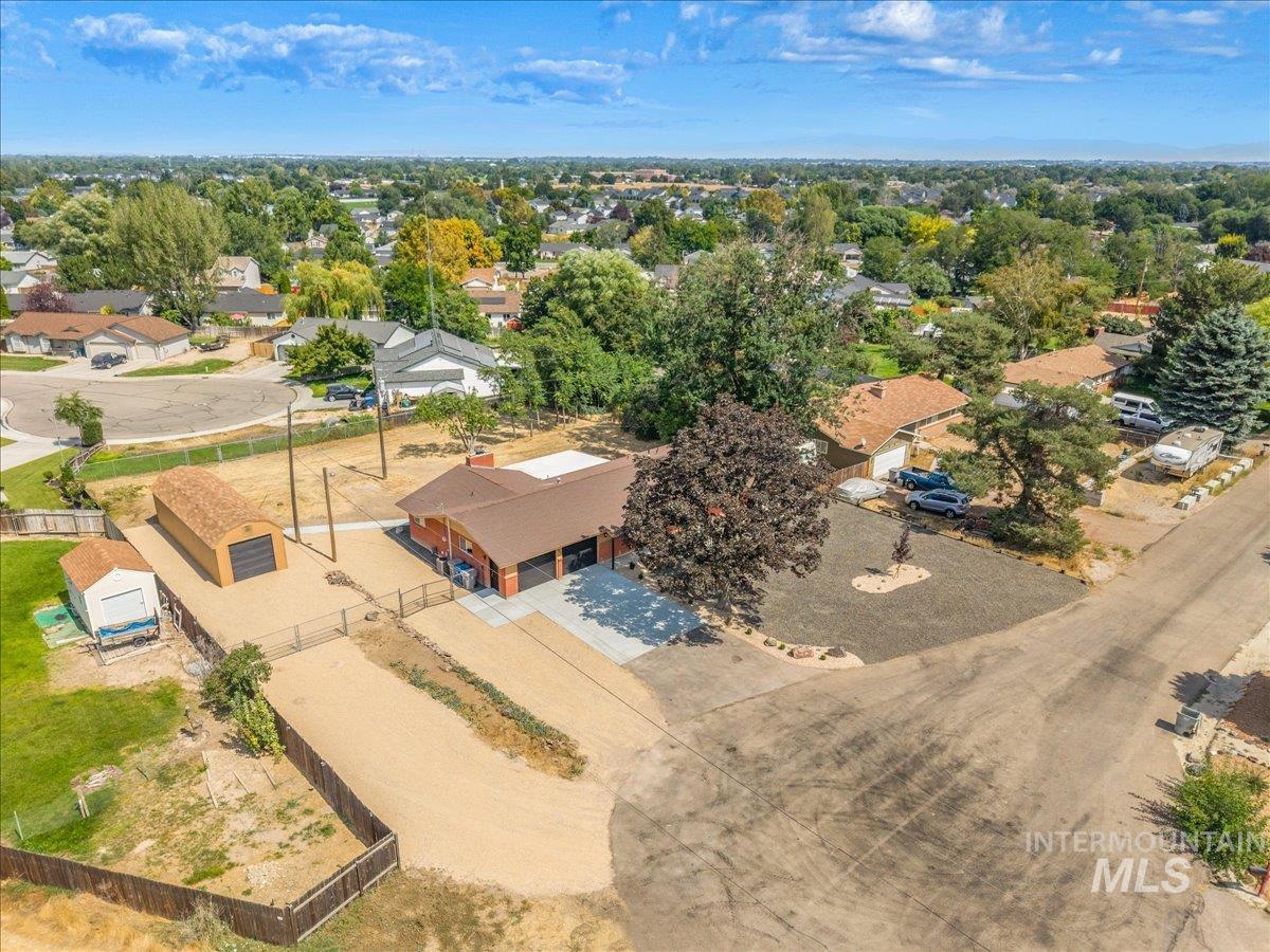 406 Lindenwood Dr, Nampa, Idaho 83686, 3 Bedrooms, 2 Bathrooms, Residential For Sale, Price $550,000,MLS 98998891