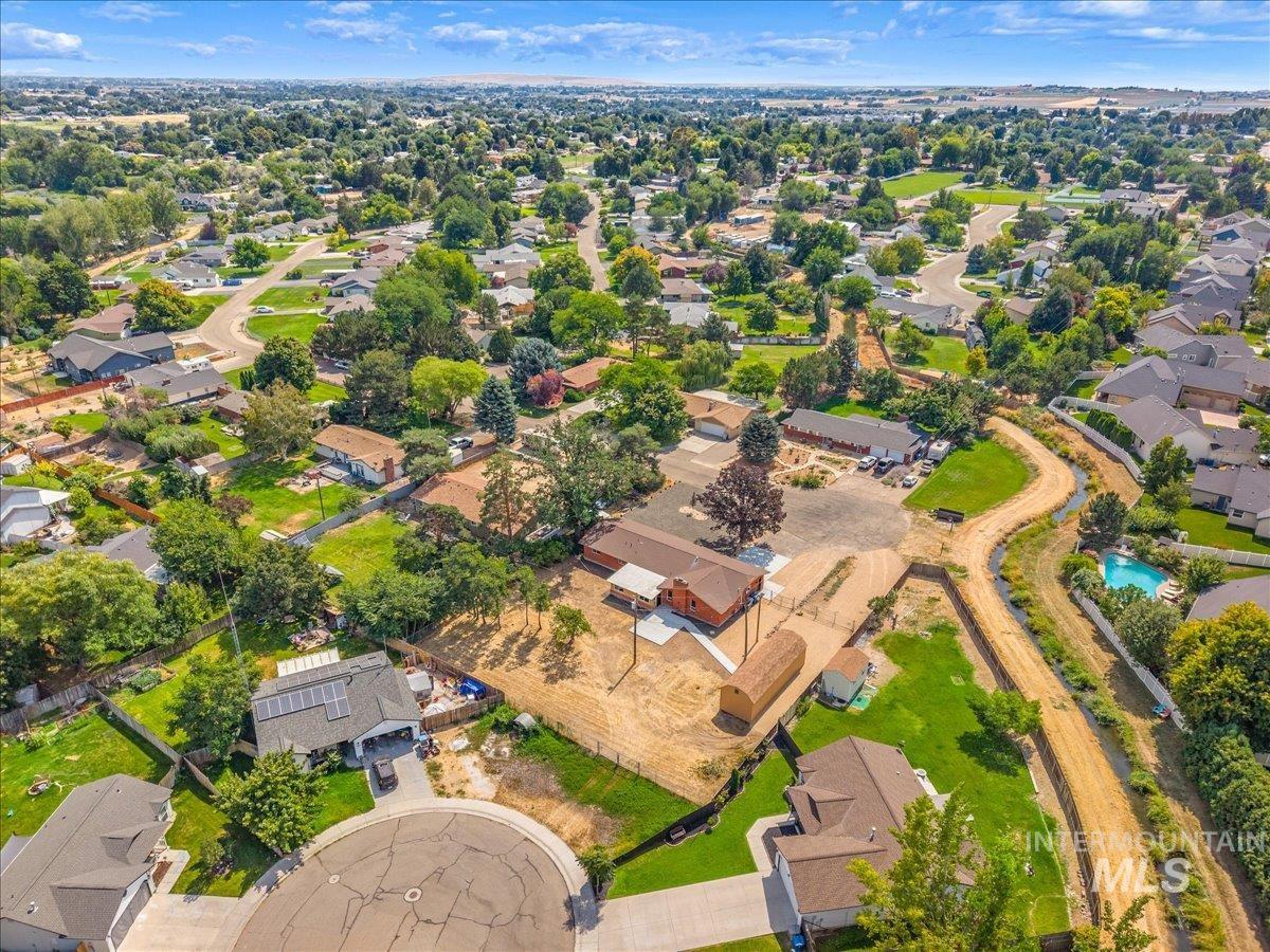 406 Lindenwood Dr, Nampa, Idaho 83686, 3 Bedrooms, 2 Bathrooms, Residential For Sale, Price $550,000,MLS 98998891