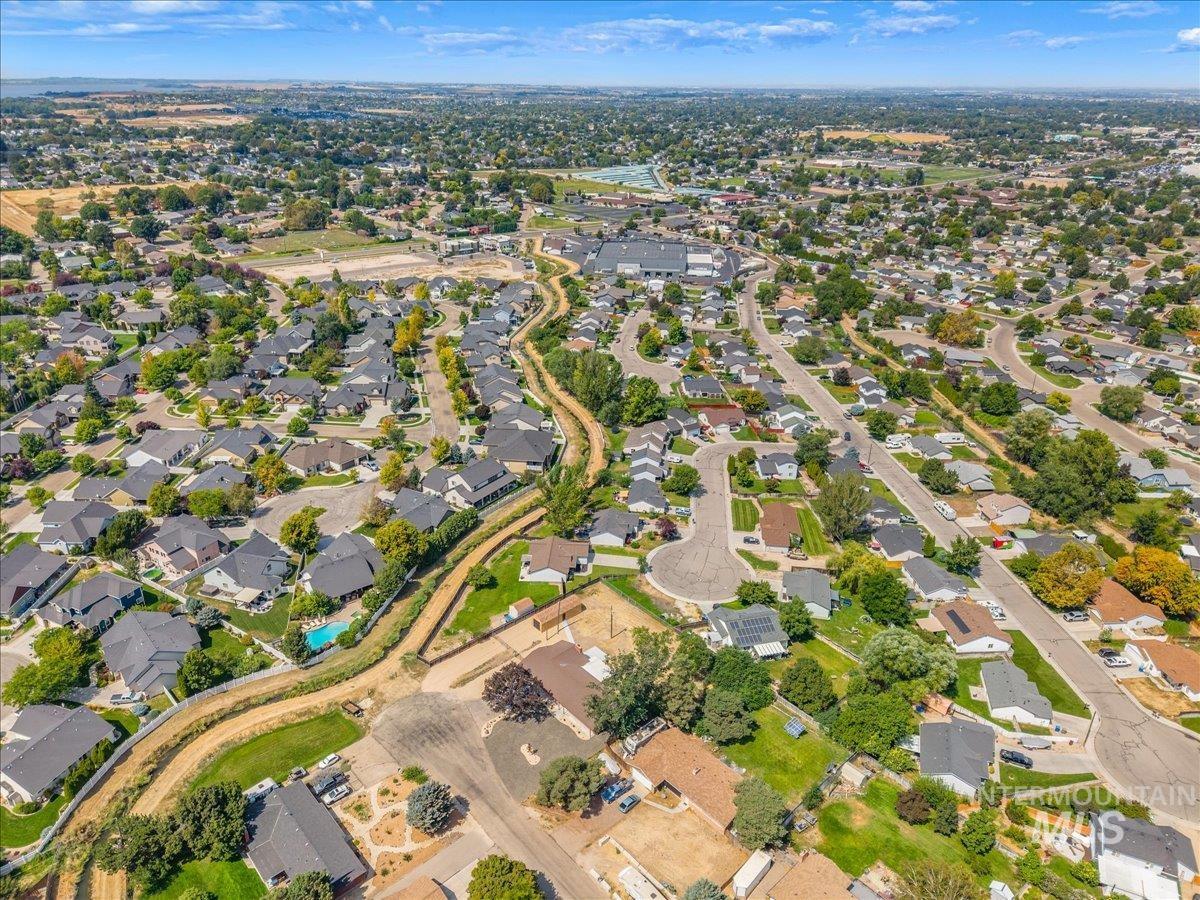 406 Lindenwood Dr, Nampa, Idaho 83686, 3 Bedrooms, 2 Bathrooms, Residential For Sale, Price $550,000,MLS 98998891