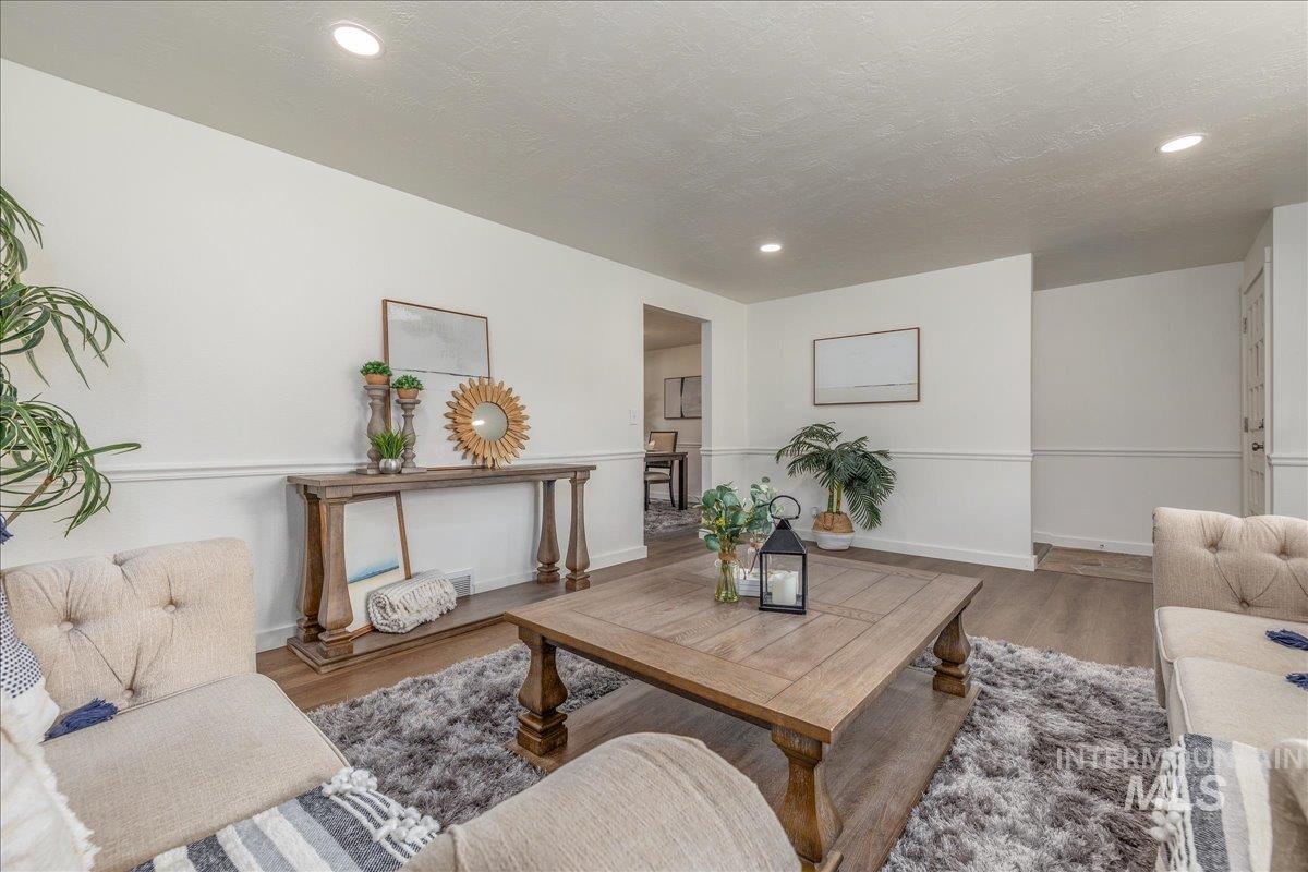 406 Lindenwood Dr, Nampa, Idaho 83686, 3 Bedrooms, 2 Bathrooms, Residential For Sale, Price $550,000,MLS 98998891