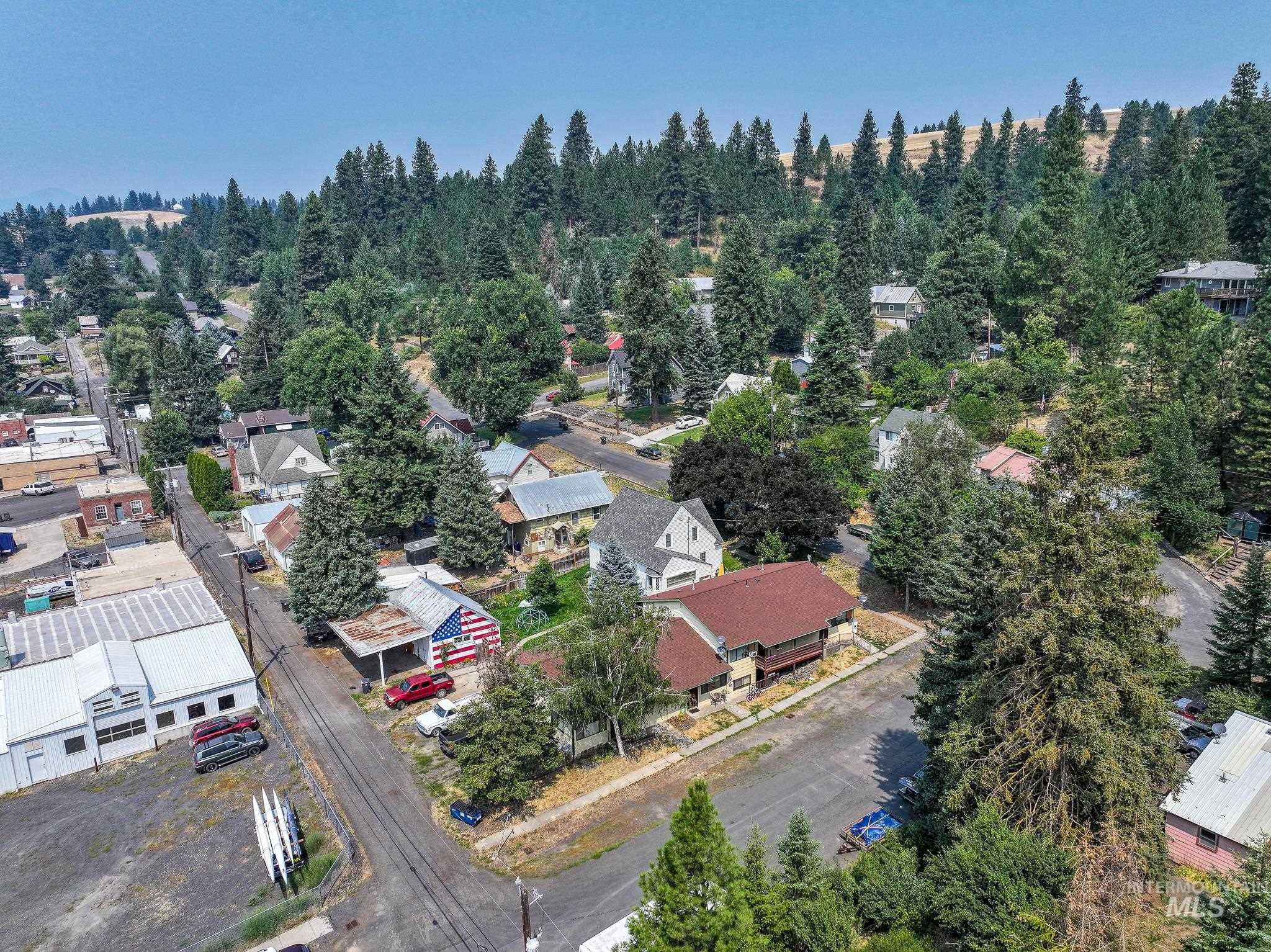 107 E 6th, Troy, Idaho 83871, 2 Bedrooms, 1 Bathroom, Residential Income For Sale, Price $459,000,MLS 98998894