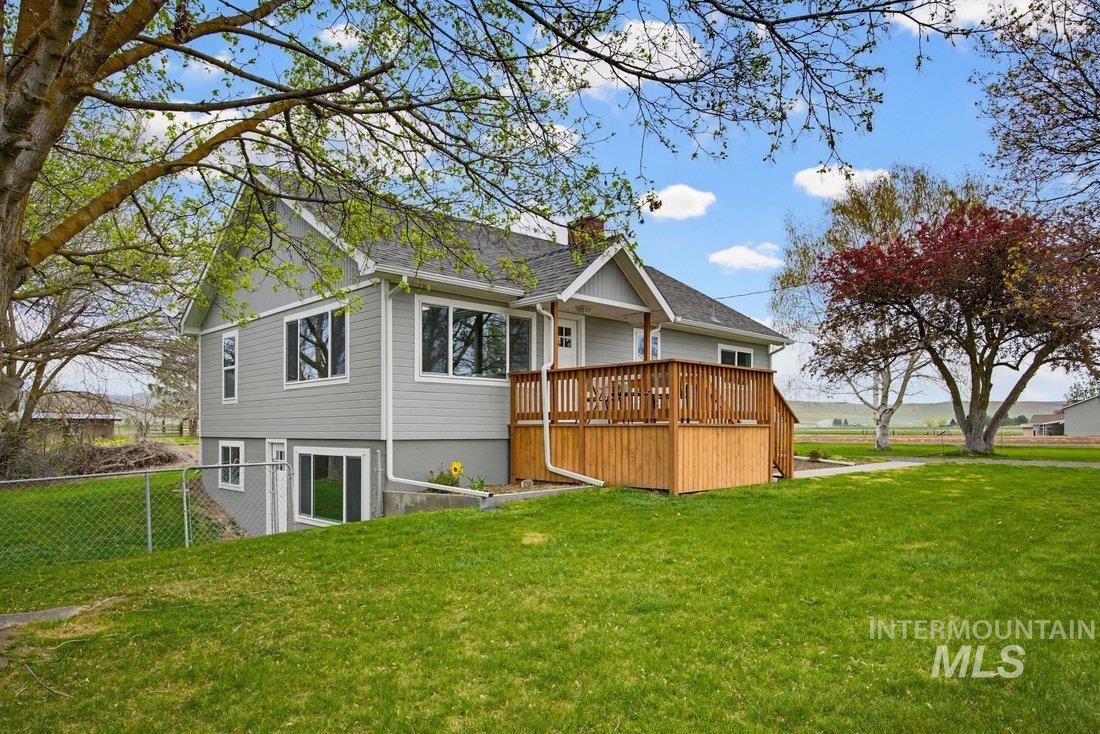 1112 Indianhead Rd, Weiser, Idaho 83672, 3 Bedrooms, 2 Bathrooms, Residential For Sale, Price $559,000,MLS 98998895