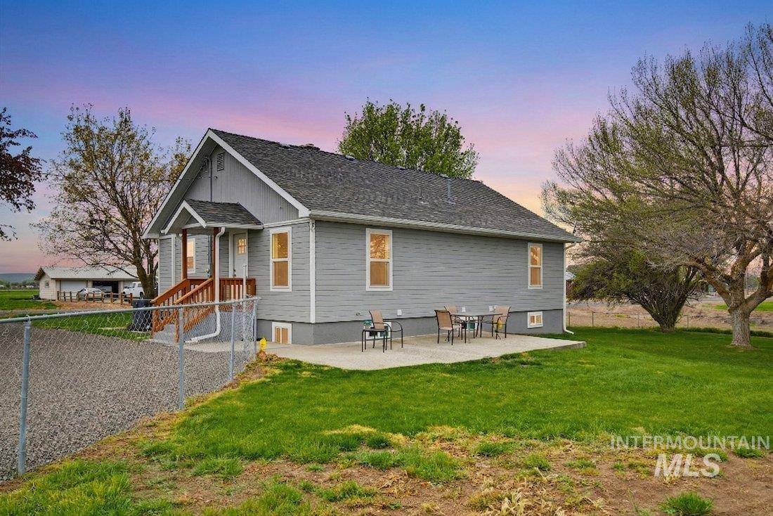 1112 Indianhead Rd, Weiser, Idaho 83672, 3 Bedrooms, 2 Bathrooms, Residential For Sale, Price $559,000,MLS 98998895