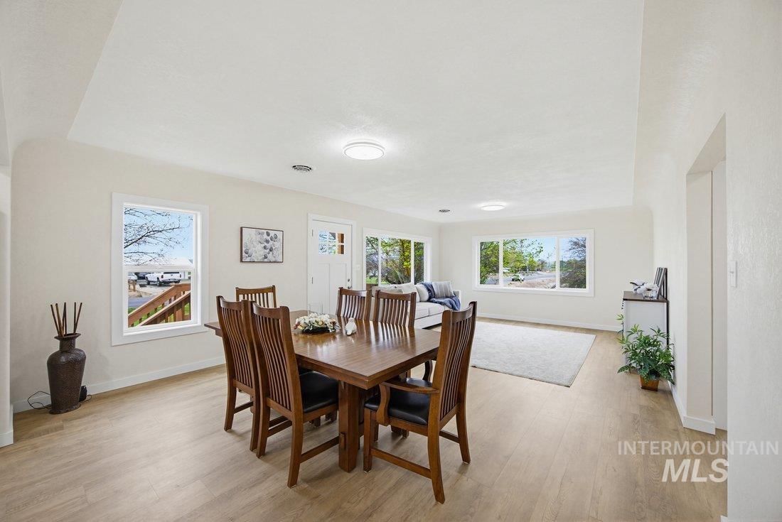 1112 Indianhead Rd, Weiser, Idaho 83672, 3 Bedrooms, 2 Bathrooms, Residential For Sale, Price $559,000,MLS 98998895