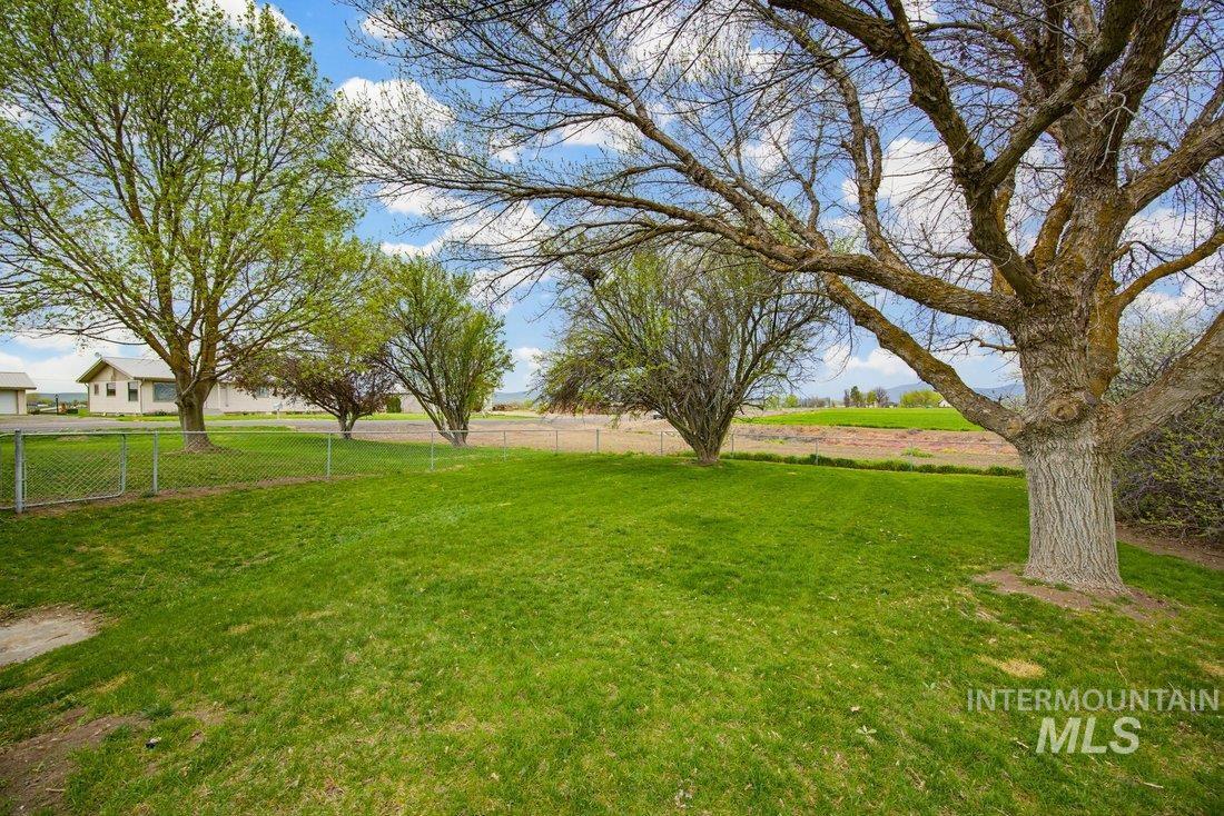 1112 Indianhead Rd, Weiser, Idaho 83672, 3 Bedrooms, 2 Bathrooms, Residential For Sale, Price $559,000,MLS 98998895