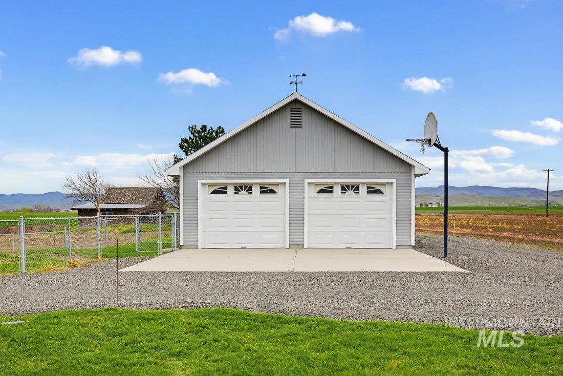 1112 Indianhead Rd, Weiser, Idaho 83672, 3 Bedrooms, 2 Bathrooms, Residential For Sale, Price $559,000,MLS 98998895